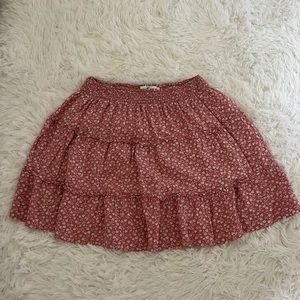 SUPER CUTE FLORAL STRETCHY MINI SKIRT !! SIZE SMALL !!